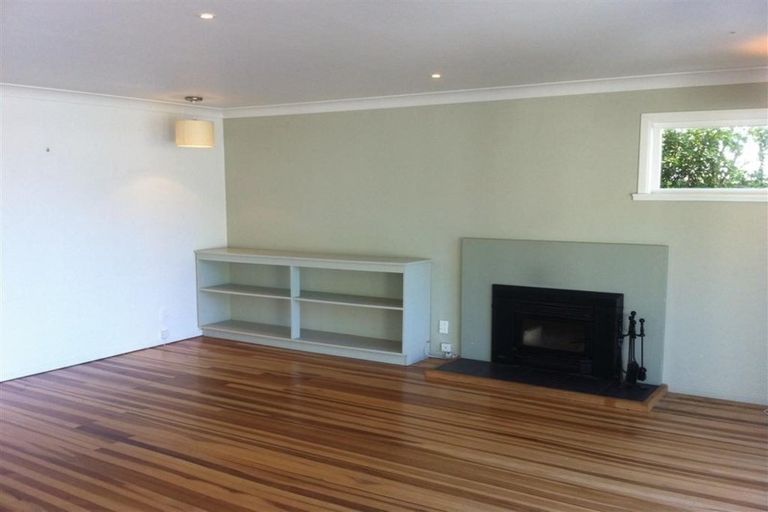 Photo of property in 93 Breaker Bay Road, Breaker Bay, Wellington, 6022