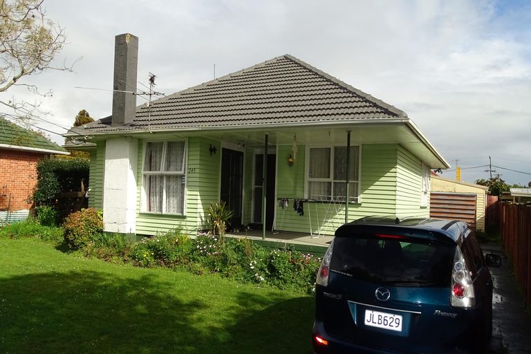 Photo of property in 245 Robertson Road, Mangere East, Auckland, 2024