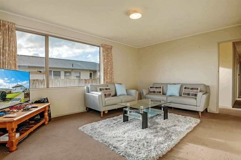 Photo of property in 9 Colonial Place, Kelvin Grove, Palmerston North, 4414