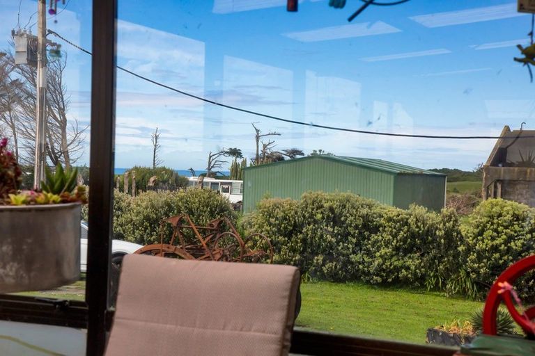 Photo of property in 2604 South Road, Otakeho, Hawera, 4678