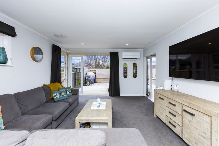 Photo of property in 16 Robertson Street, Elderslea, Upper Hutt, 5018