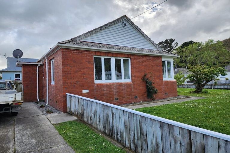 Photo of property in 151 Waddington Drive, Naenae, Lower Hutt, 5011