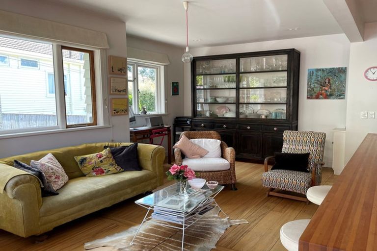 Photo of property in 6 Burnham Street, Seatoun, Wellington, 6022