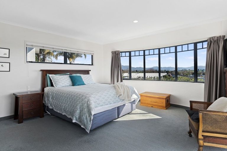 Photo of property in 28 Margaret Drive, Omokoroa, 3114