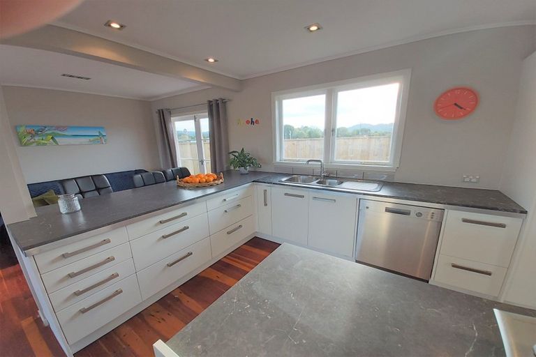 Photo of property in 1 Lowburn Avenue, Waipu, 0510