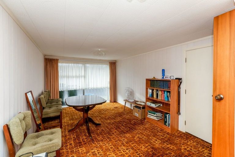 Photo of property in 2/305 Devon Street West, New Plymouth, 4310