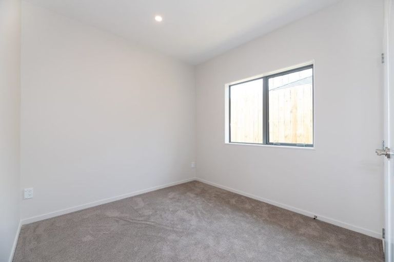 Photo of property in 1 Tarara Lane, Kumeu, 0810