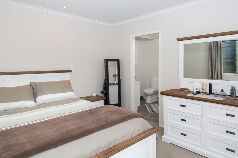 Photo of property in 39 Danny Place, Pyes Pa, Tauranga, 3112