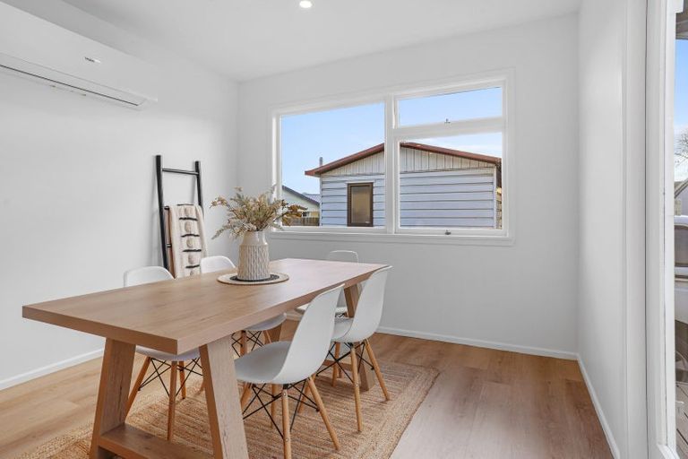 Photo of property in 21 Wainoni Road, Wainoni, Christchurch, 8061