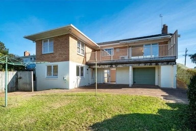 Photo of property in 417 Don Buck Road, Massey, Auckland, 0614