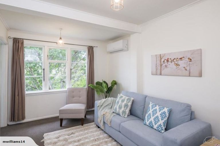 Photo of property in 51 Renown Road, Raumati South, Paraparaumu, 5032