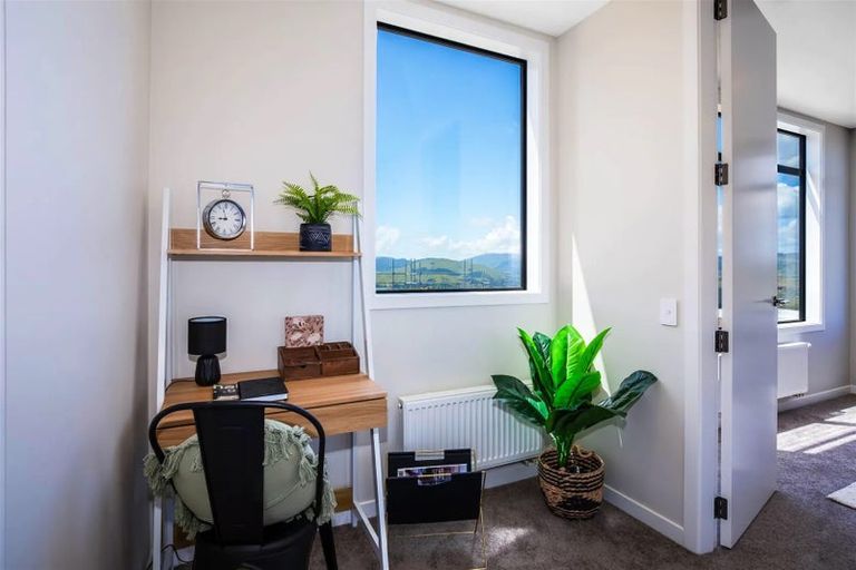 Photo of property in 4 Skysail Lane, Whitby, Porirua, 5024