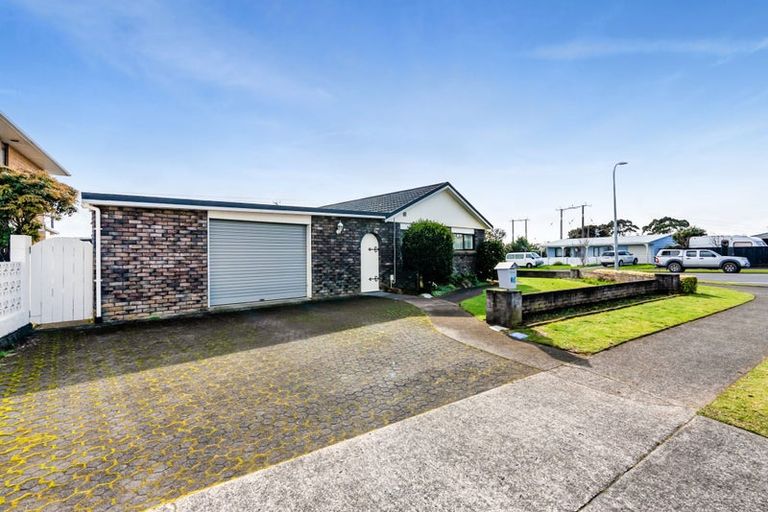 Photo of property in 25 Puketotara Street, Highlands Park, New Plymouth, 4312