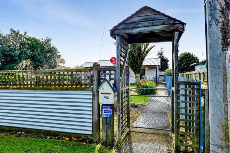 Photo of property in 342 South Road, Hawera, 4610