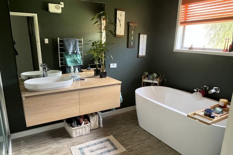 Photo of property in 12 Stoke Street, Westown, New Plymouth, 4310