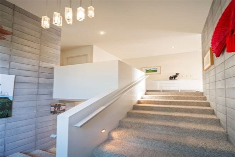 Photo of property in 16 Links Drive, Waiwhakaiho, New Plymouth, 4312