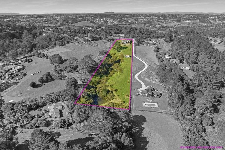 Photo of property in 390 Paremoremo Road, Paremoremo, Auckland, 0632