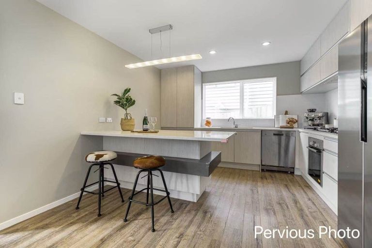 Photo of property in 18 Celeste Place, Totara Vale, Auckland, 0627