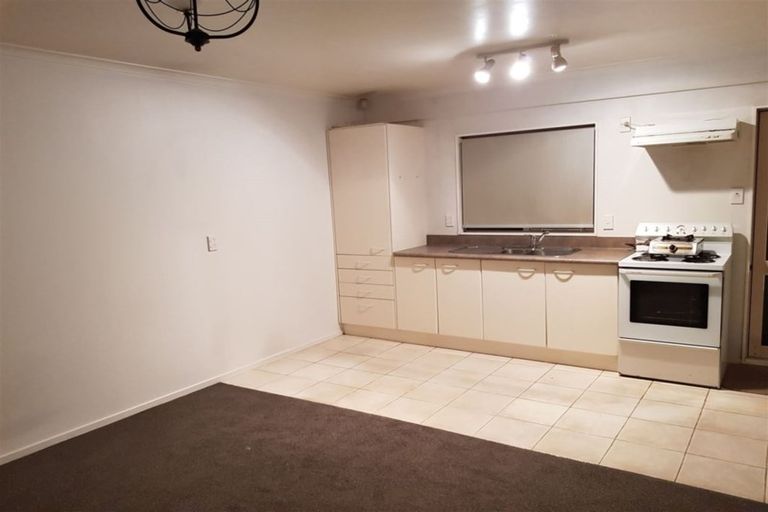 Photo of property in 18 Calluna Crescent, Totara Heights, Auckland, 2105