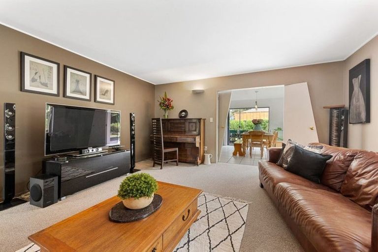 Photo of property in 30 Simon Owen Place, Golflands, Auckland, 2013