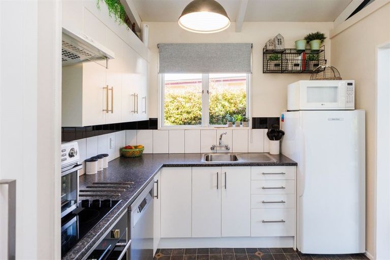 Photo of property in 7 Dampier Avenue, Awapuni, Palmerston North, 4412