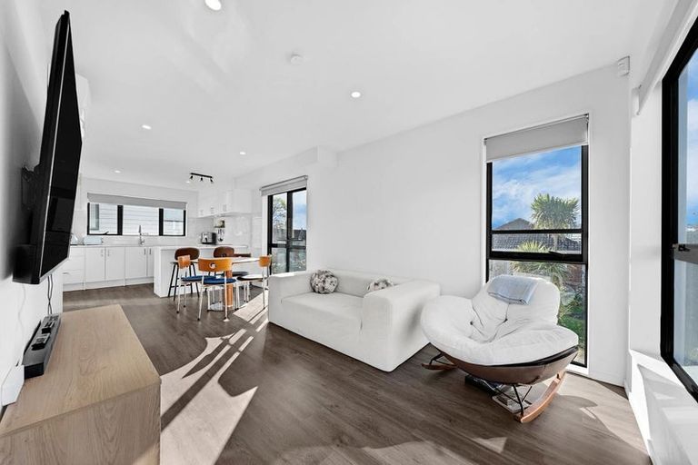 Photo of property in 3/45 Dale Crescent, Pakuranga, Auckland, 2010