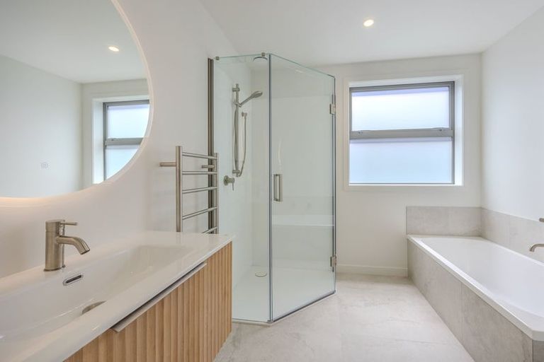 Photo of property in 3 Landsborough Lane, Wanaka, 9305