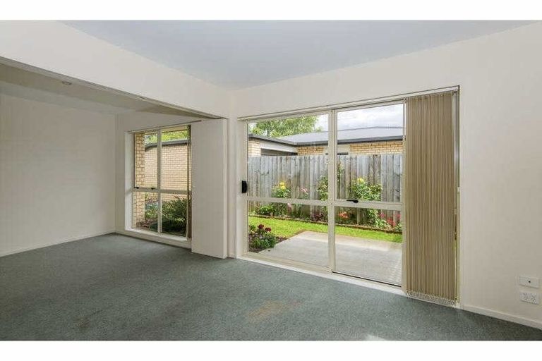 Photo of property in 22/13 Sylvan Street, Hillmorton, Christchurch, 8024