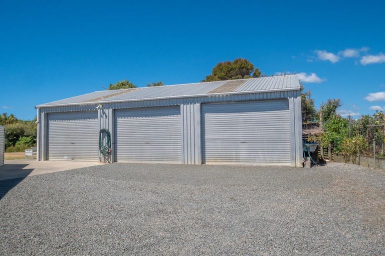 Photo of property in 39 Seaview Road, Cable Bay, 0420