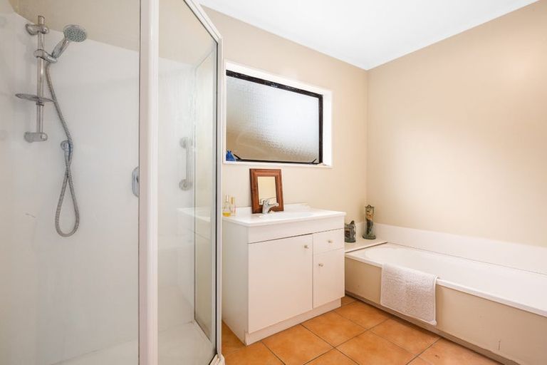 Photo of property in 10 Staysail Place, Whitby, Porirua, 5024