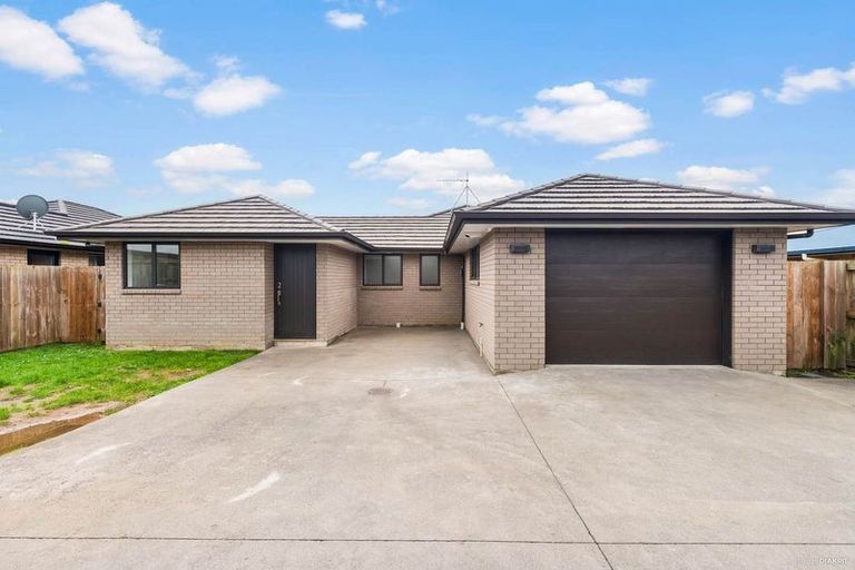 Photo of property in 52d Kayes Road, Pukekohe, 2120