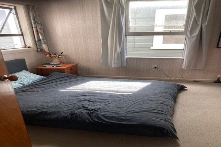 Photo of property in 8 Caroline Street, Mount Victoria, Wellington, 6011