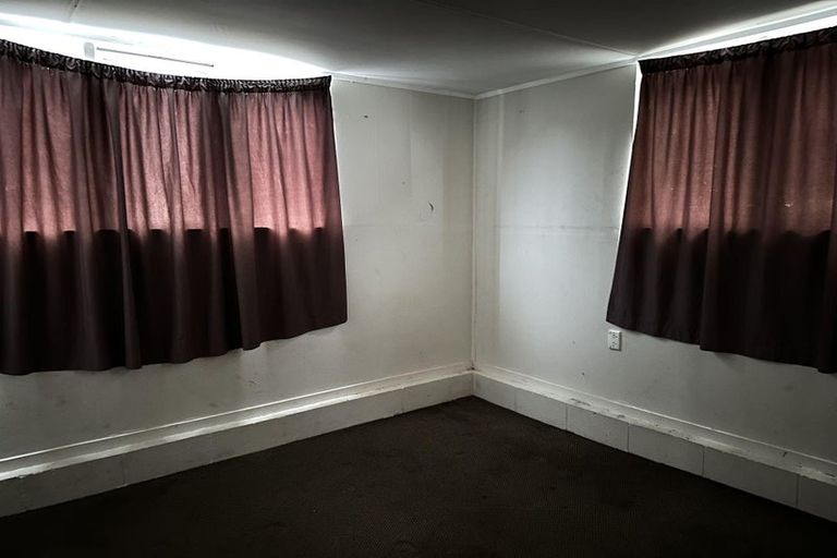 Photo of property in 8 Sabot Place, Massey, Auckland, 0614