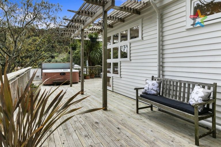 Photo of property in 1 Huia Road, Days Bay, Lower Hutt, 5013