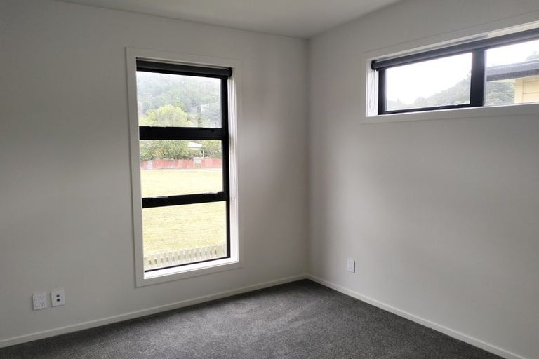 Photo of property in 7/370 Stokes Valley Road, Stokes Valley, Lower Hutt, 5019