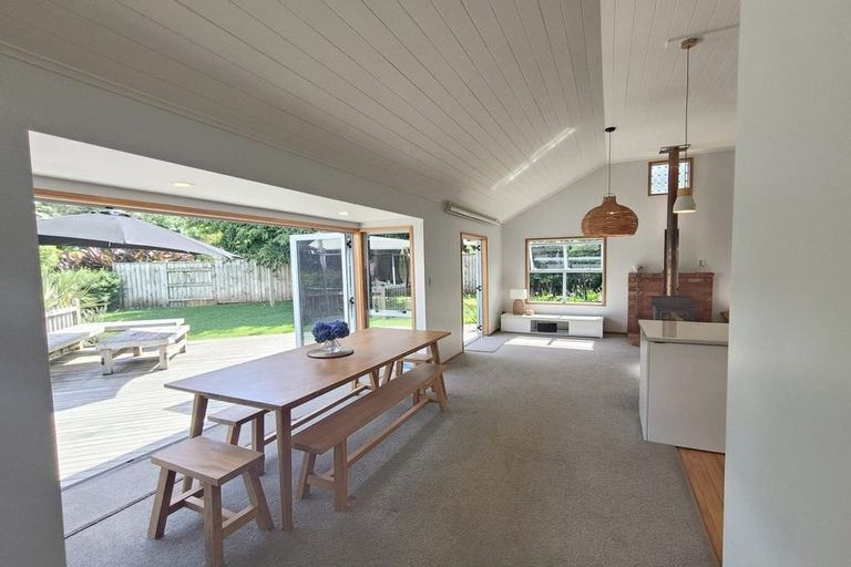 Photo of property in 16a Russell Drive, Oakura, 4314