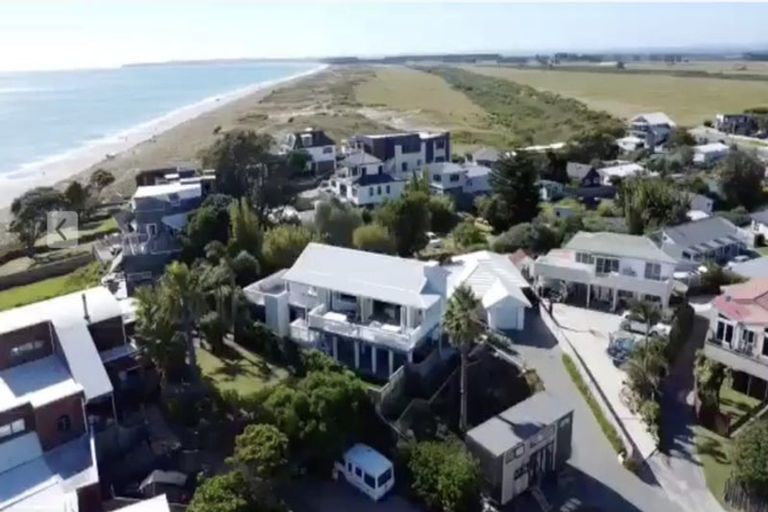 Photo of property in 153 Karewa Parade, Papamoa Beach, Papamoa, 3118