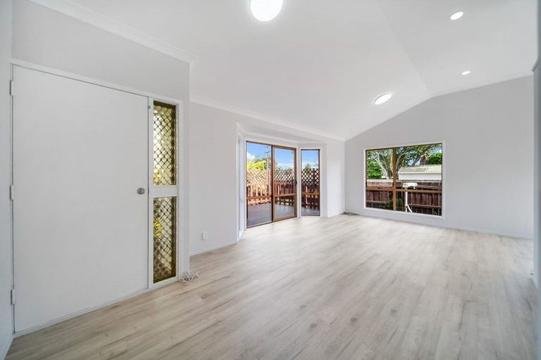 Photo of property in 1/45 Grove Road, Papakura, 2110