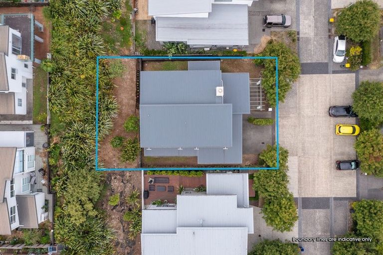 Photo of property in 8 Tuatini Place, Long Bay, Auckland, 0630