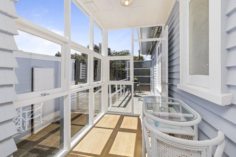 Photo of property in 1/135 Shakespeare Road, Milford, Auckland, 0620