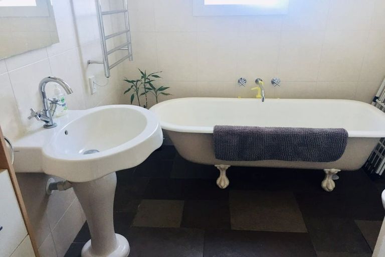 Photo of property in 48d Awaruku Road, Torbay, Auckland, 0630