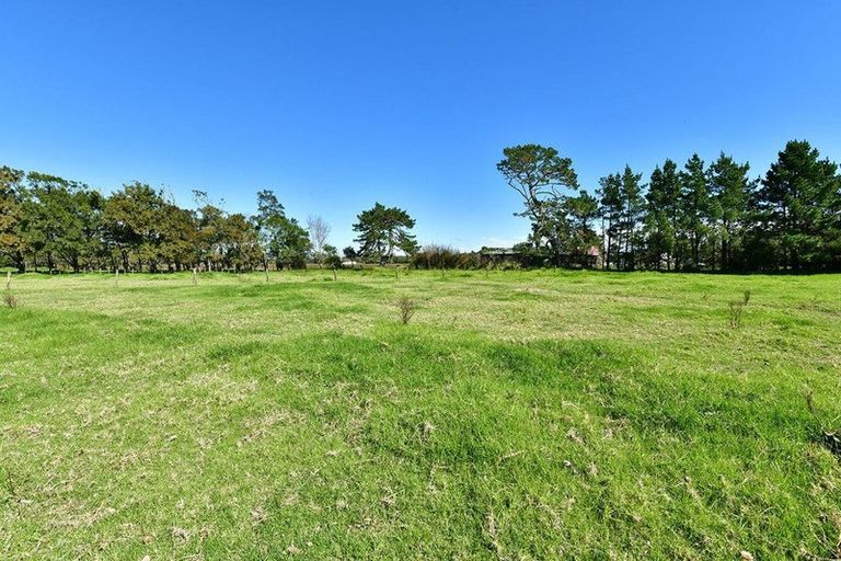 Photo of property in 37 Te Pua School Road, Helensville, 0875