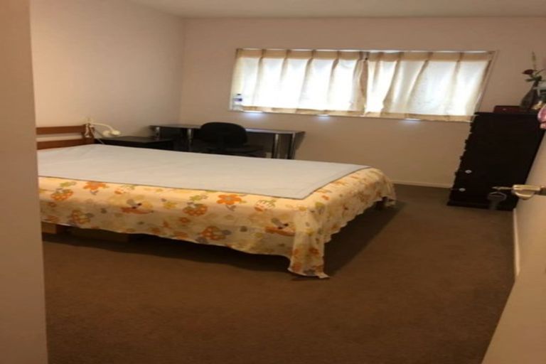 Photo of property in 16b Imperial Place, Henderson, Auckland, 0612