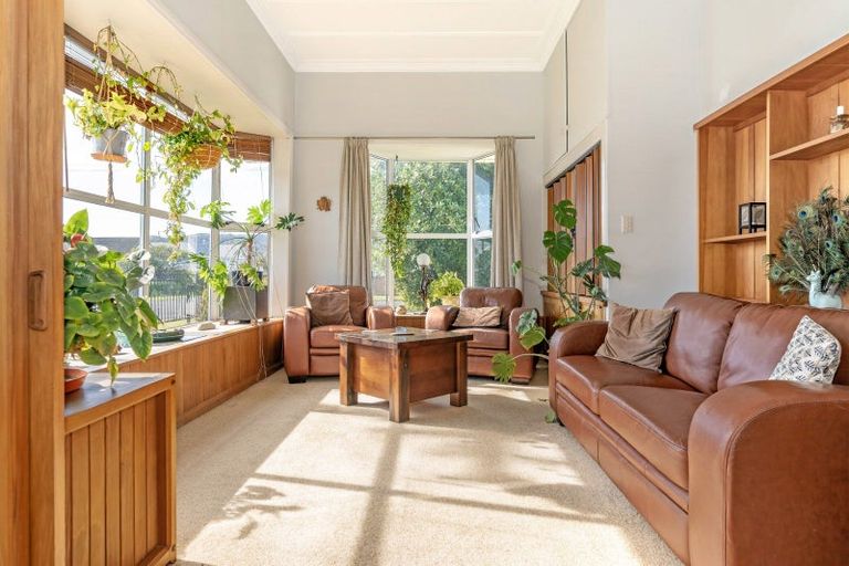 Photo of property in 300 Aberdeen Road, Gisborne, 4010