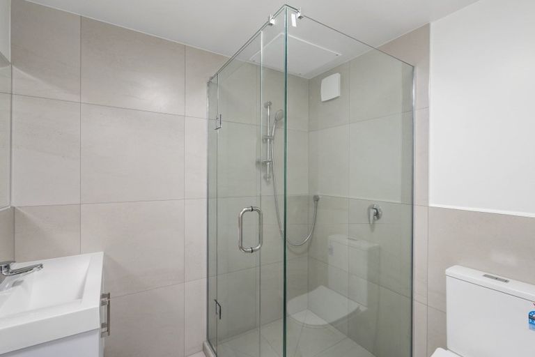 Photo of property in 3d/4045 Great North Road, Glen Eden, Auckland, 0602