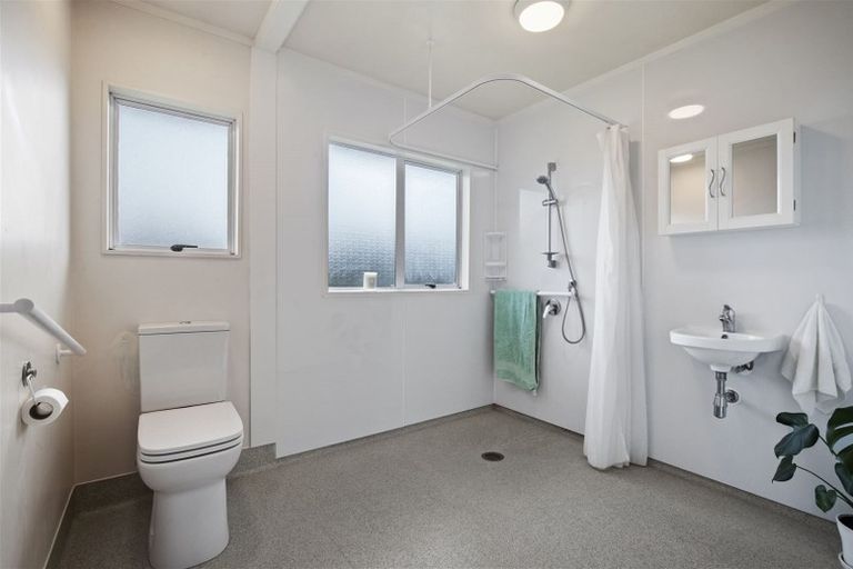 Photo of property in 2 Childs Avenue, Pukekohe, 2120