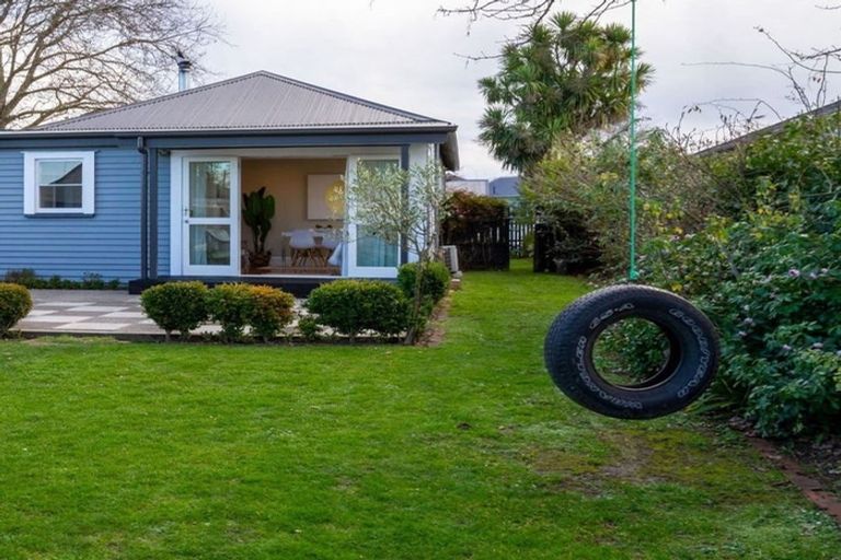 Photo of property in 30 Forfar Street, Edgeware, Christchurch, 8013