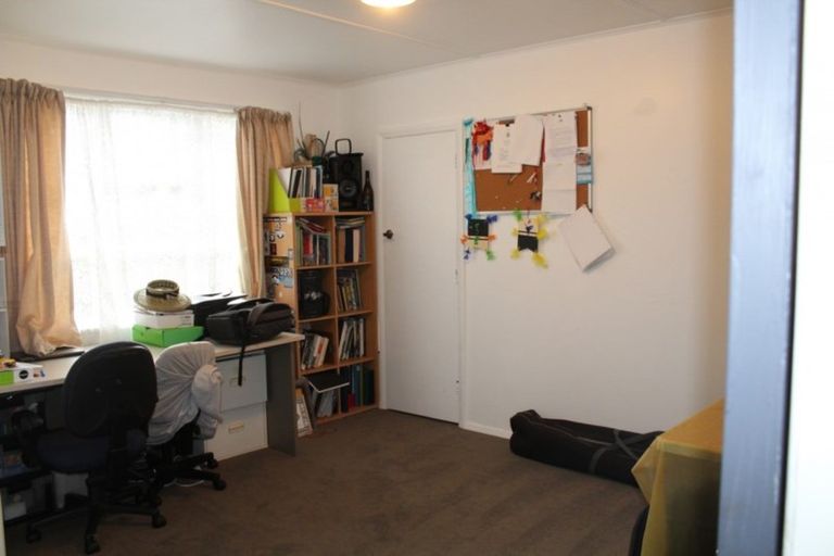 Photo of property in 16 James Street, Dannevirke, 4930