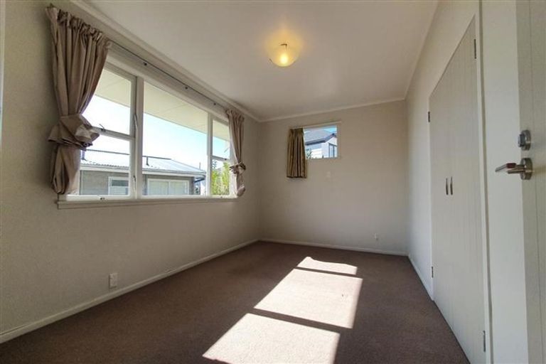 Photo of property in 1/26 Becroft Drive, Forrest Hill, Auckland, 0620