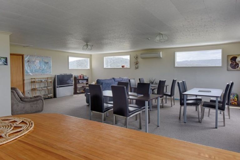 Photo of property in 529 Waikawa-curio Bay Road, Curio Bay, Tokanui, 9884